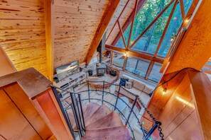 Fernseher, Kamin, Arbeitsbereiche