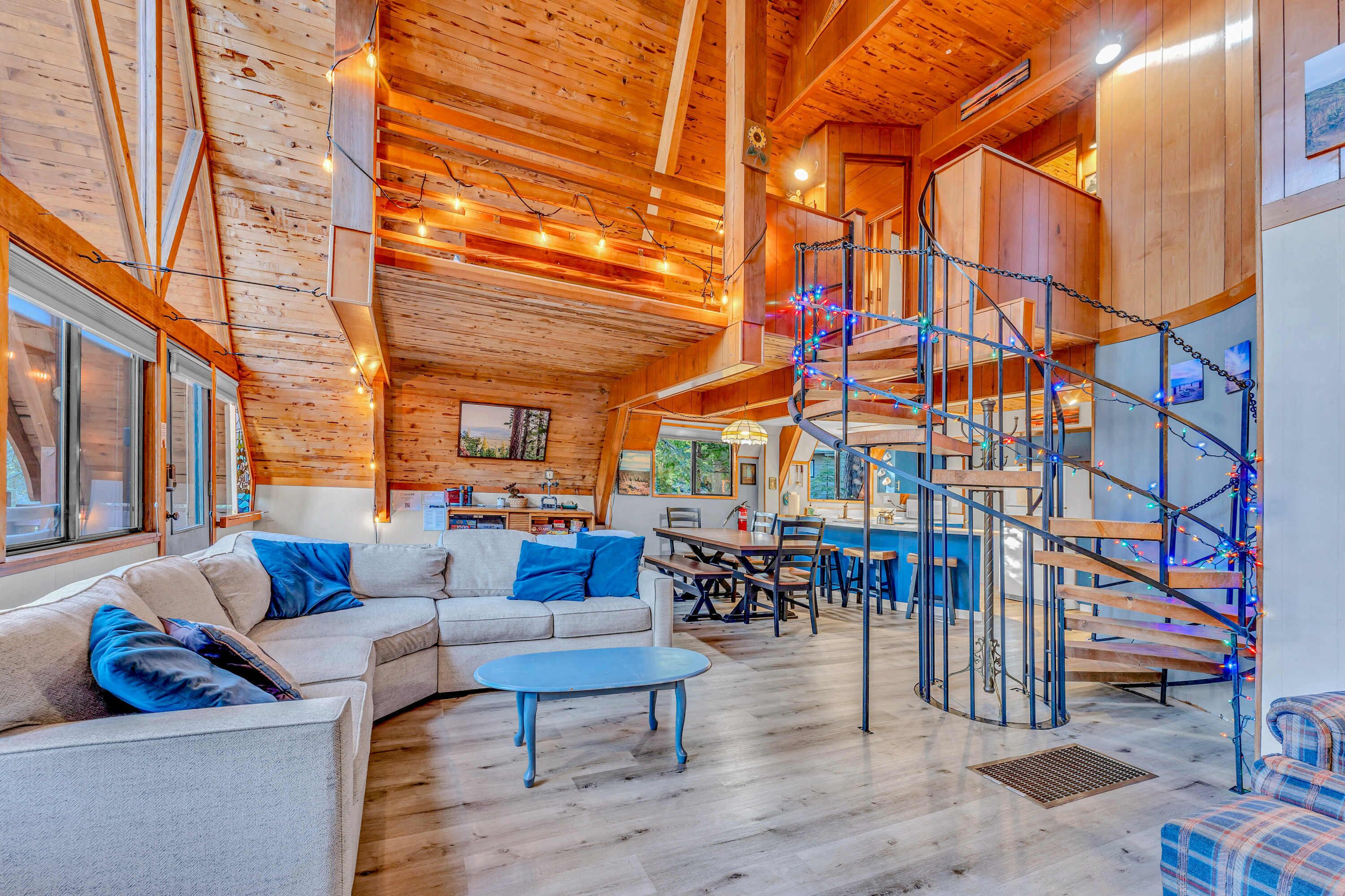 Televisio, takka, työhuone