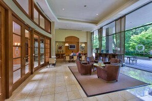 Lobby - Spacious Apt in Prime Area (Arlington)