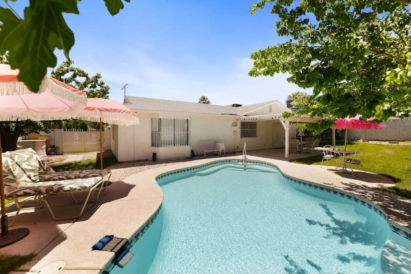 70s Retro Modern W pool