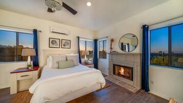 3 slaapkamers, een bureau, een strijkplank/strijkijzer, reisbedje