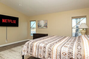 2 bedrooms, WiFi, bed sheets, wheelchair access - Beautiful AZ Home with Desert Views (Topock)