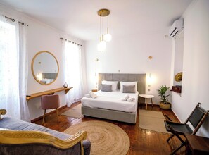 4 bedrooms, desk, iron/ironing board, travel crib - Wonderful Neoclassical with Acropolis view , free parking, fireplace & terrace! (Athina)