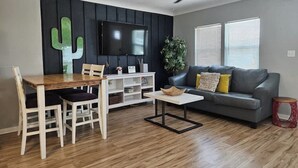 Unclassified image, 4 of 22, button - Downtown Phoenix Triplex w/ Backyard & Free (Phoenix)