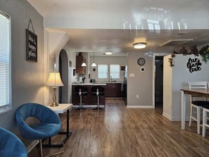 Interior - Downtown Phoenix Triplex w/ Backyard & Free (Phoenix)