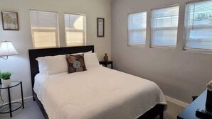 Unclassified image, 2 of 22, button - Downtown Phoenix Triplex w/ Backyard & Free (Phoenix)