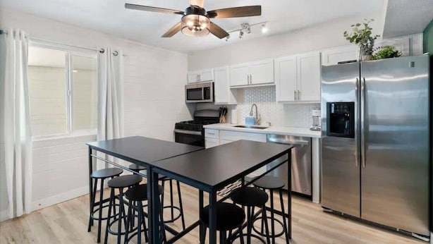 Unclassified image, 1 of 23, button - Chic Scottsdale Apt 3 |FashionSquare|OldTown|4Plex (Scottsdale)
