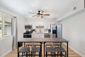 Private kitchen - Chic Scottsdale Apts 1-4|FashionSquare|OldTown (Scottsdale)