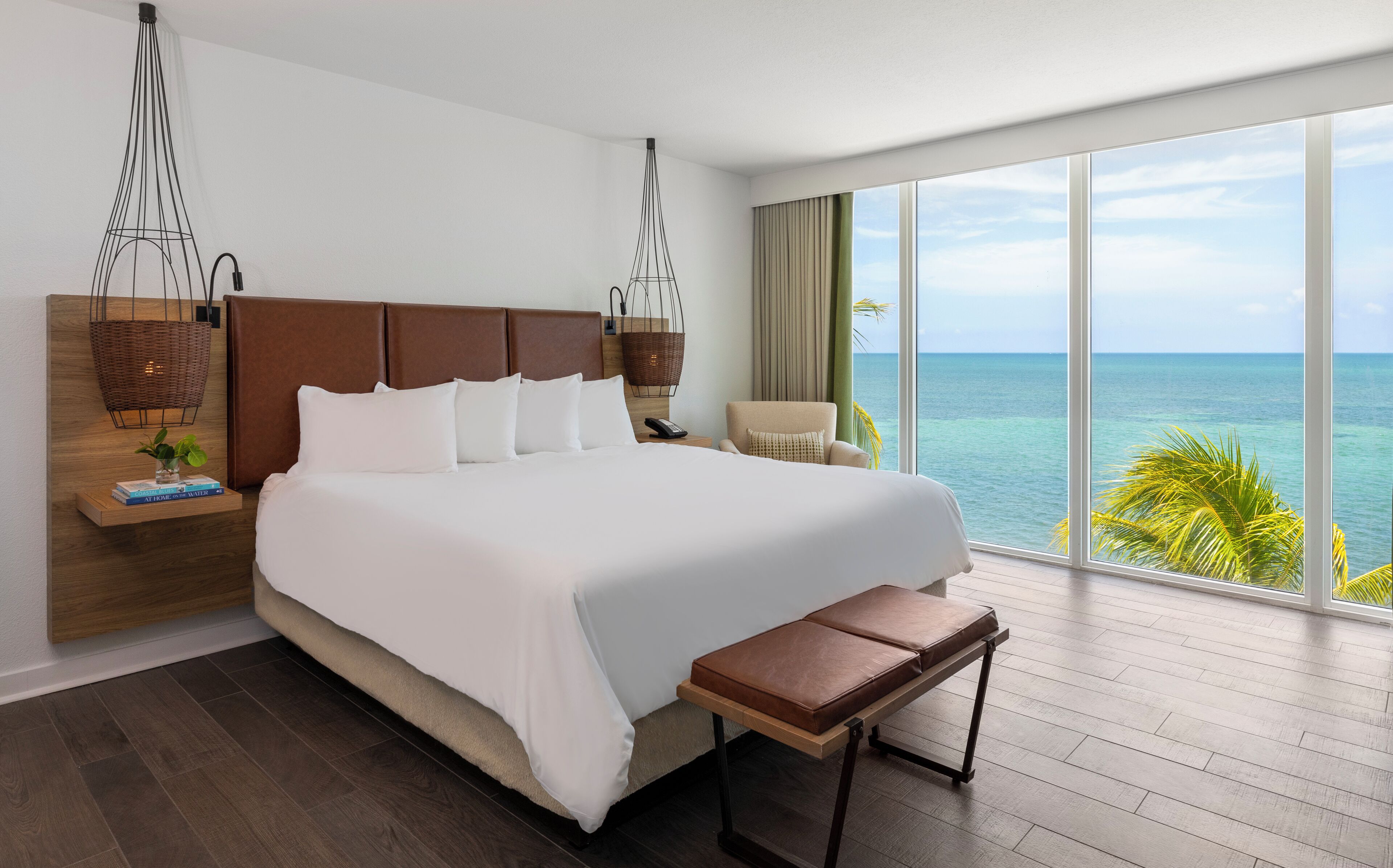 Waterfront Elegance in Islamorada! Beach, Swimming Pool, Pet-friendly!