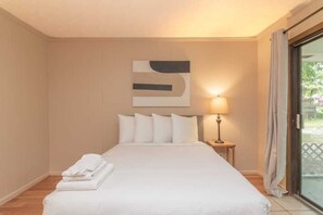 Unclassified image, 5 of 66, button