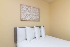 Unclassified image, 3 of 66, button