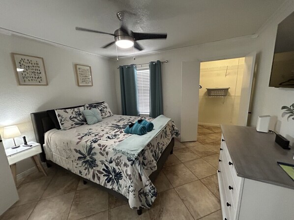 1 habitación, escritorio, tabla de planchar con plancha y wifi gratis