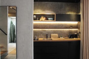 Mini-fridge, toaster, cookware/dishes/utensils - Q VILLAS LOFT- DESIGNER - TROPICAL (Seminyak)