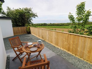 Cottage | Outdoor dining