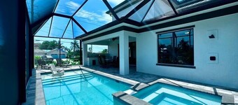 Bonita Beach Mansion, New Constuction Home, Pool, Spa, Bikes and Near Beach