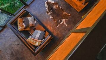 Studio | Living area | Smart TV