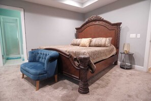 4 bedrooms, desk, iron/ironing board, WiFi