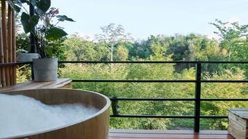 Deluxe Tent with Lake View (Pet Friendly)