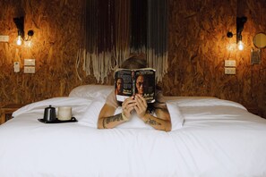 Free WiFi, bed sheets
