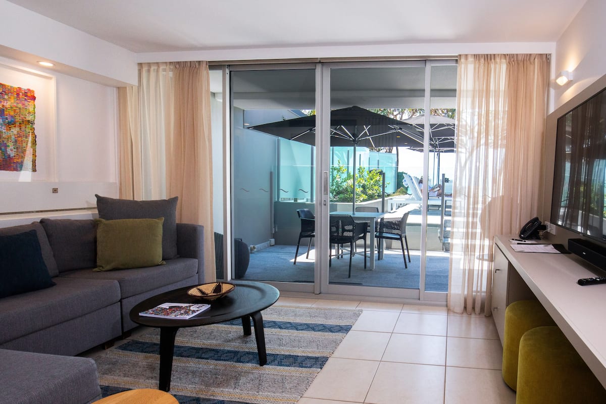 One Bedroom Beachfront | Area keluarga | Smart TV 55-inci dengan saluran TV digital dan Netflix