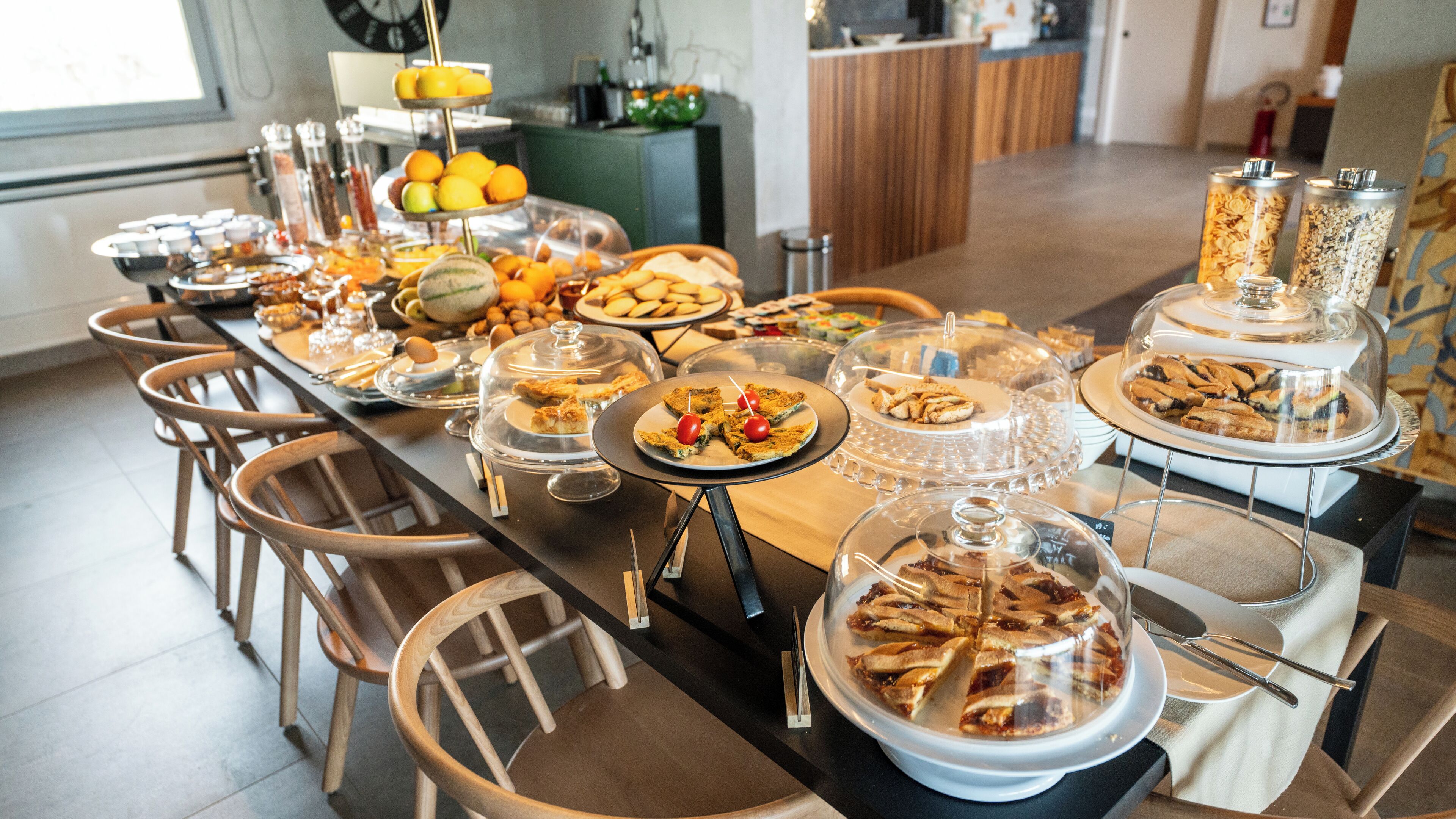 Free daily buffet breakfast