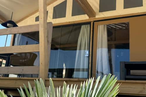 Deluxe-Zelt, Gartenblick, Annex | Hochwertige Bettwaren, Daunenbettdecken, Pillowtop-Betten, Zimmersafe