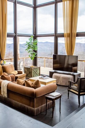 Smart TV, fireplace, stereo, offices