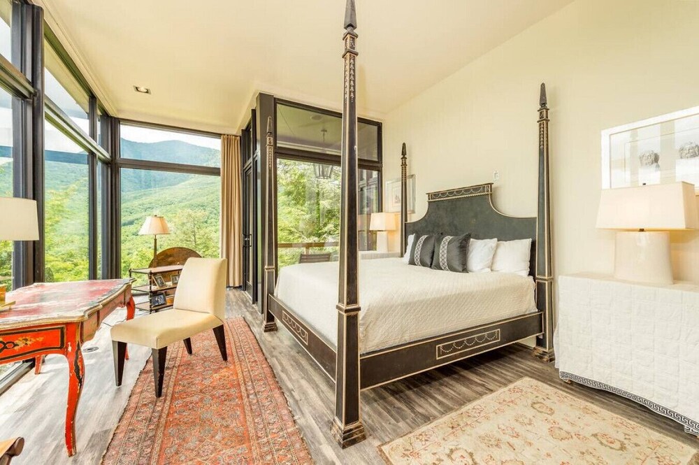 Luxury RedStone Mansion! Breathtaking Views surrounded by Pisgah