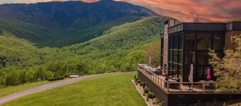 Redstone Mansion - Luxury Mountaintop Views of Pisgah National Forest