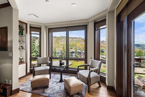 Interior - Chamonix 26 | Snowmass Ski-In/Ski-Out Condo w/Shared Pool/Hot Tub/Private Washer/Dryer/WiFi (Snowmass Village)