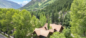Christiana Lodge 102A | Studio in Aspen with Hot Tub access