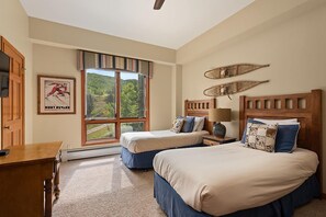 3 chambres, fer et planche à repasser, Wi-Fi, draps fournis
