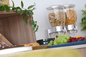 Free daily continental breakfast