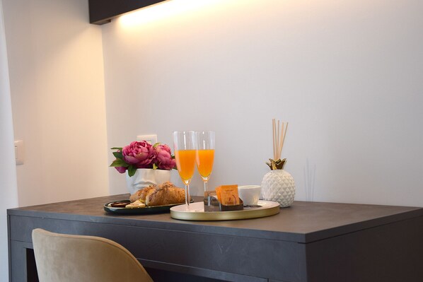 Deluxe Room | Premium bedding, down comforters, minibar, in-room safe