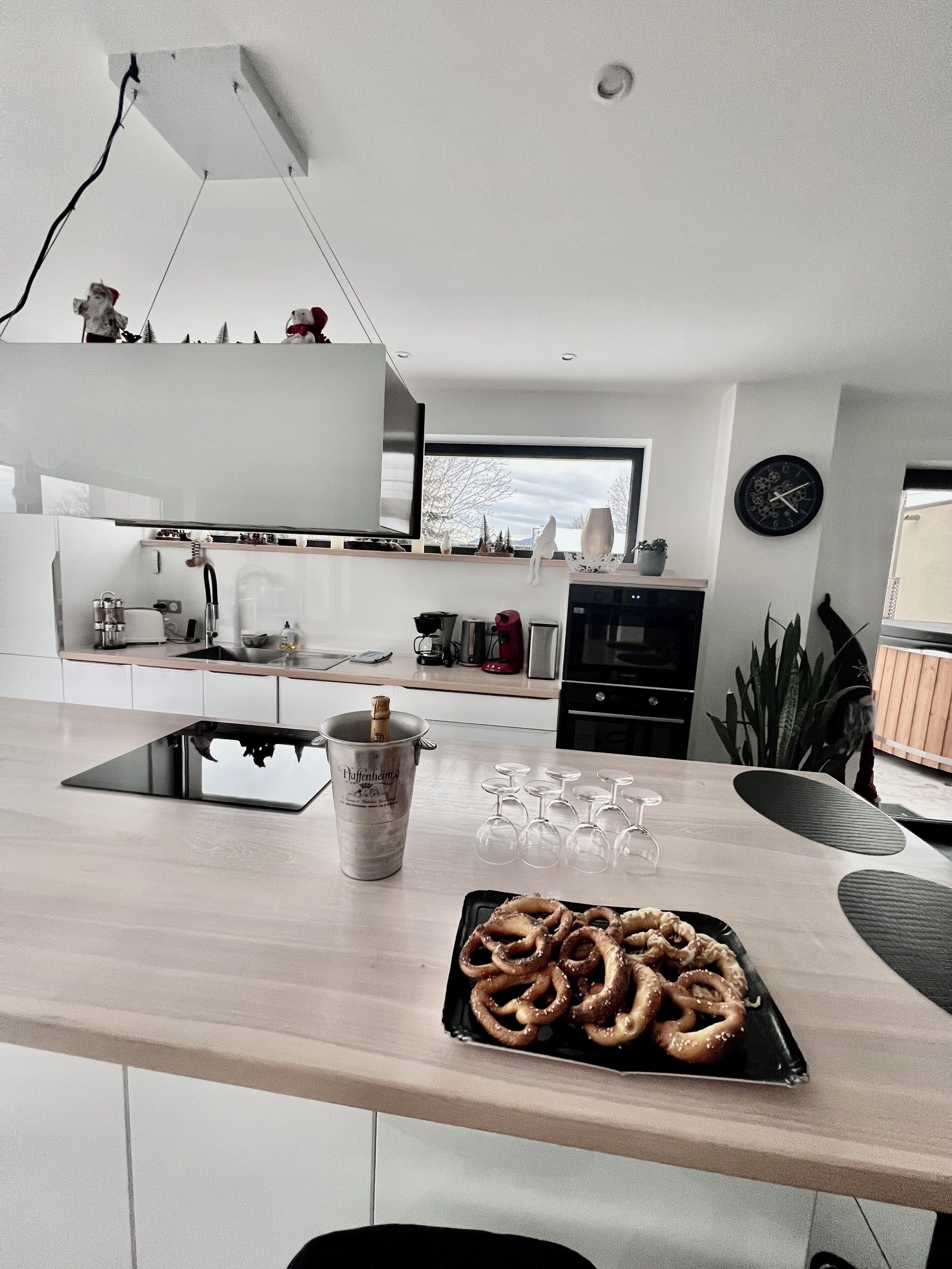 雪櫃、微波爐、焗爐、爐具