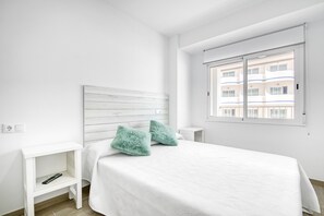 1 slaapkamer, een strijkplank/strijkijzer, wifi, beddengoed
