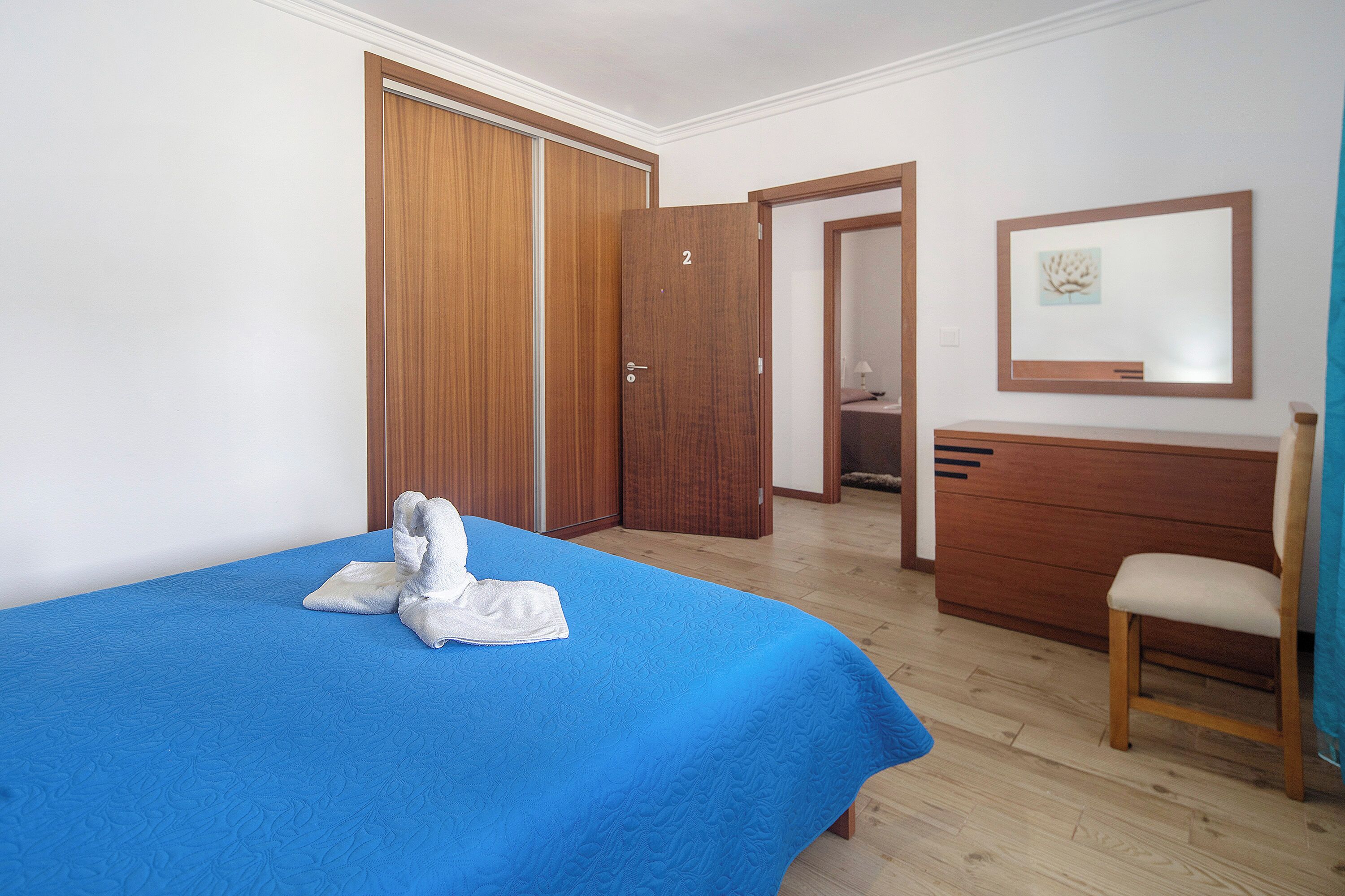 3 chambres, fer et planche à repasser, Wi-Fi gratuit, draps fournis