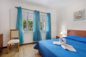 3 bedrooms, iron/ironing board, free WiFi, bed sheets