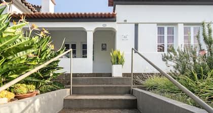 Holiday Home 'Bettencourt House' with Private Terrace, Private Garden and Wi-Fi