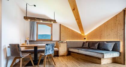 Ferienwohnung "Forchnerhof Apt 3" mit Bergblick, 2 privaten Terrassen und WLAN