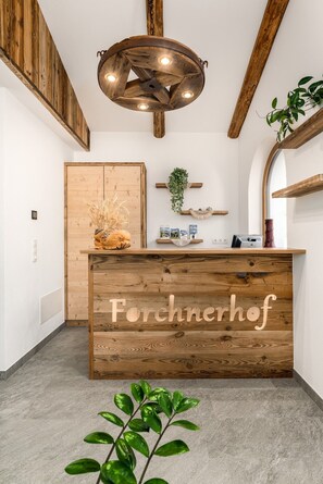 Lobby - Holiday Apartment "Forchnerhof 4" with Mountain View, 2 Private Terraces & Wi-Fi (Terenten)