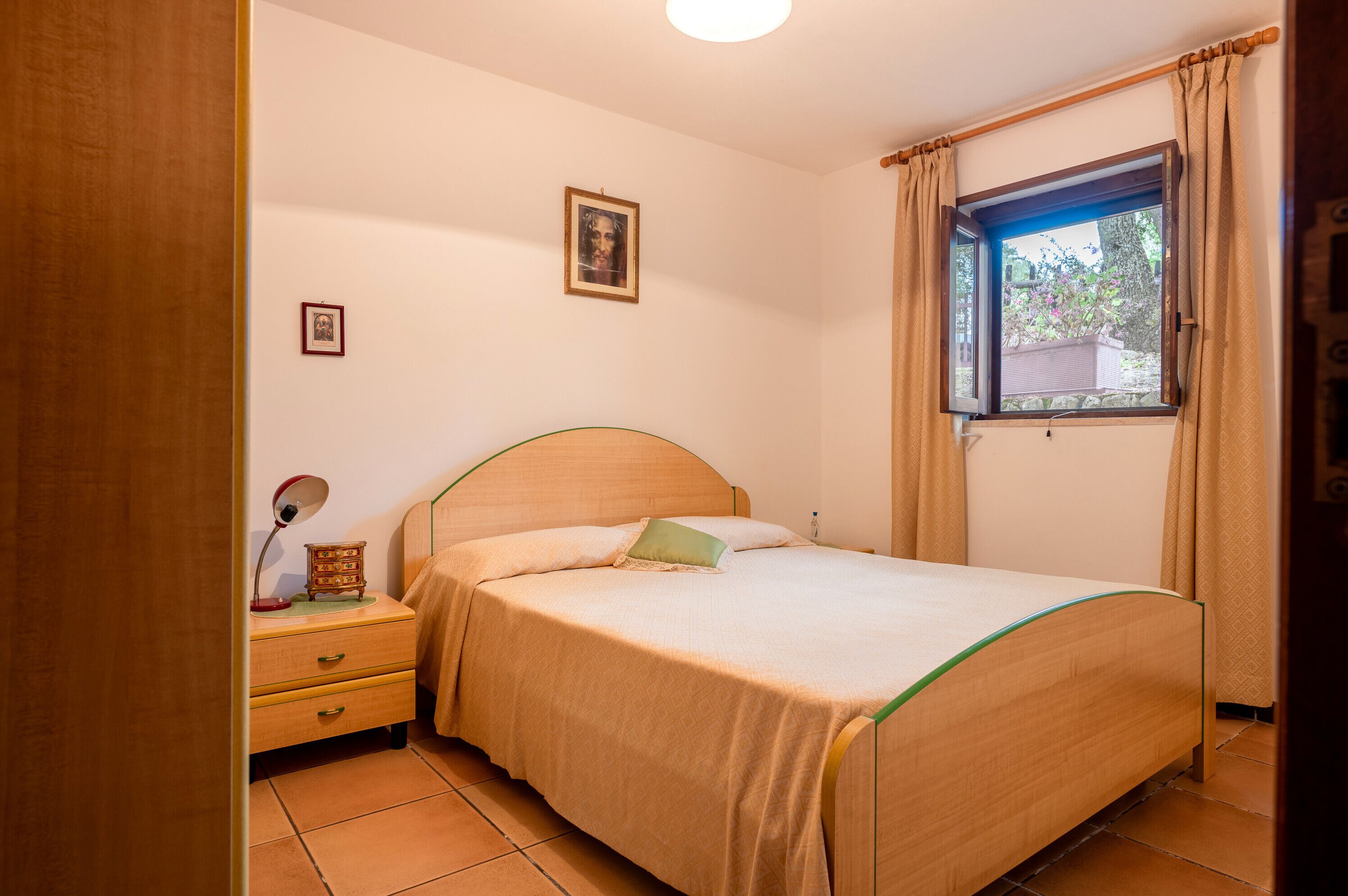 2 makuuhuonetta, vuodevaatteet