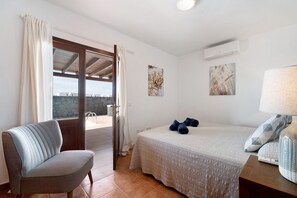 3 bedrooms, iron/ironing board, free WiFi, bed sheets