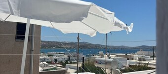 Apartment 'Nikos Family  Milos' with Sea View, Wi-Fi and Air Conditioning