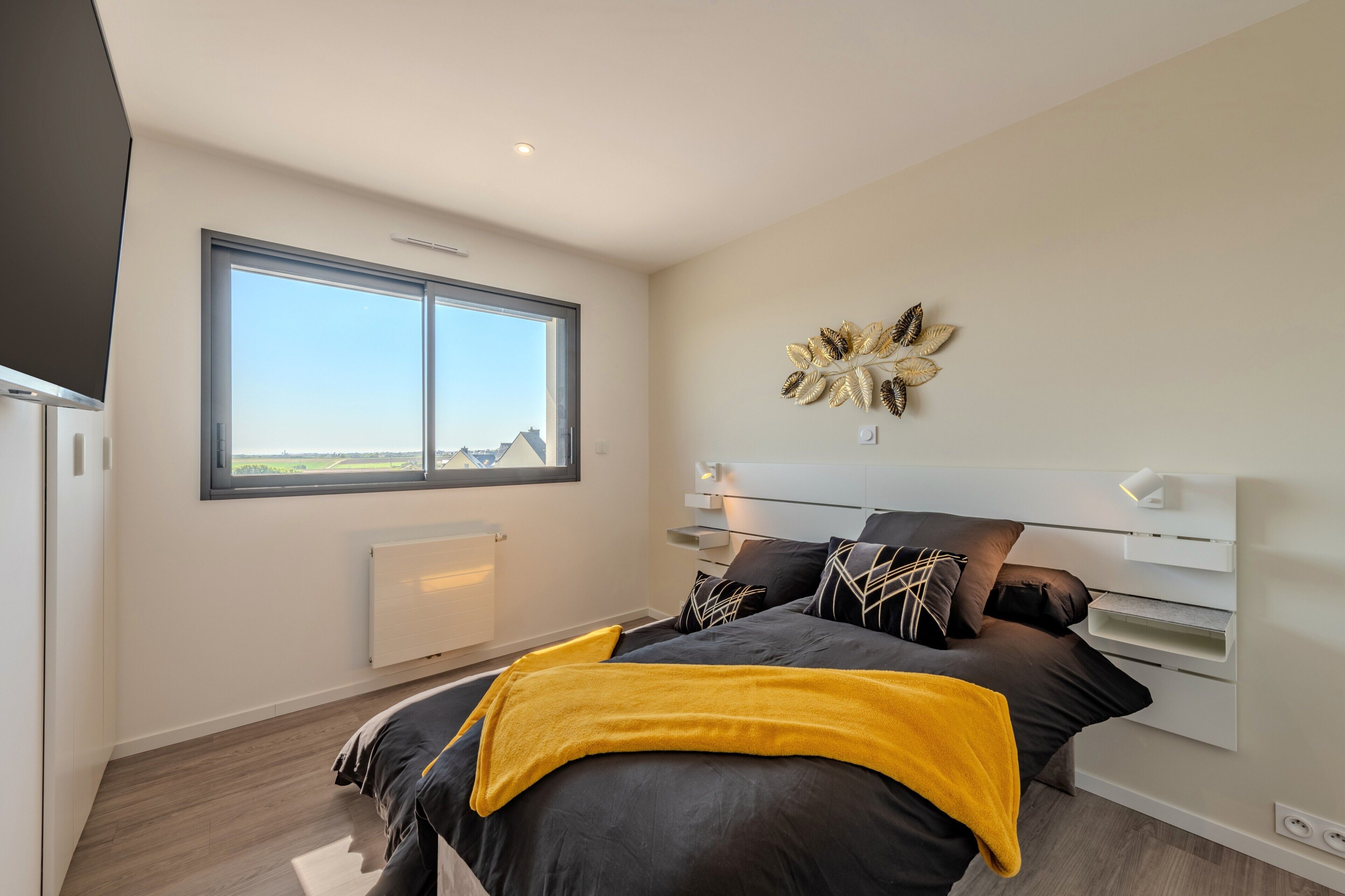 4 slaapkamers, een strijkplank/strijkijzer, gratis wifi, beddengoed