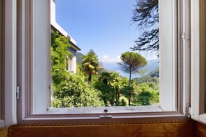 Interior - "Historic Villa Argegno Como lake", with private terrace and lake view (Dizzasco)