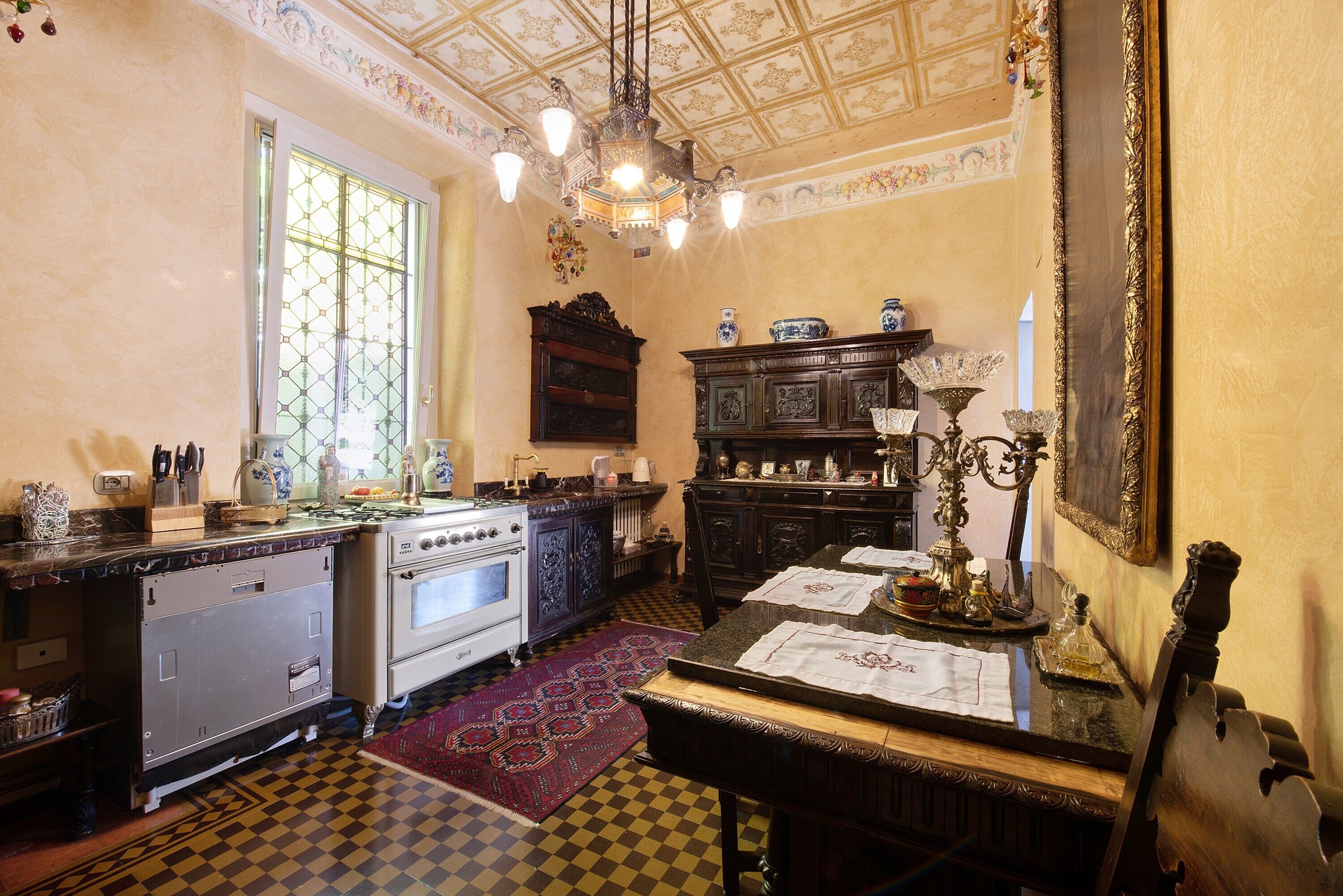 Kühlschrank, Ofen, Herdplatte, Geschirrspüler