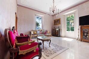 Interior - "Historic Villa Argegno Como lake", with private terrace and lake view (Dizzasco)