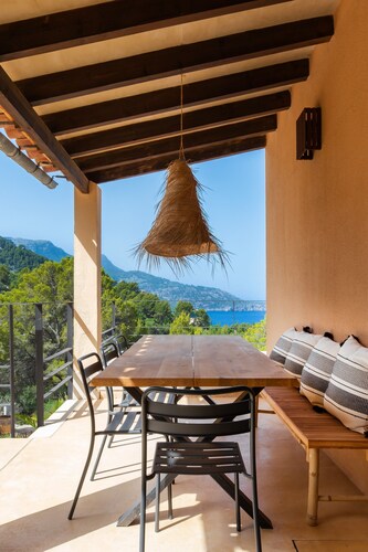 Holiday Home 'Dream Property In Alconasser' with Sea View, Pool, Terrace & Wi-Fi