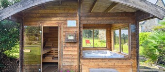 Atypical Family Loft in Former Stable with Sauna and Jacuzzi